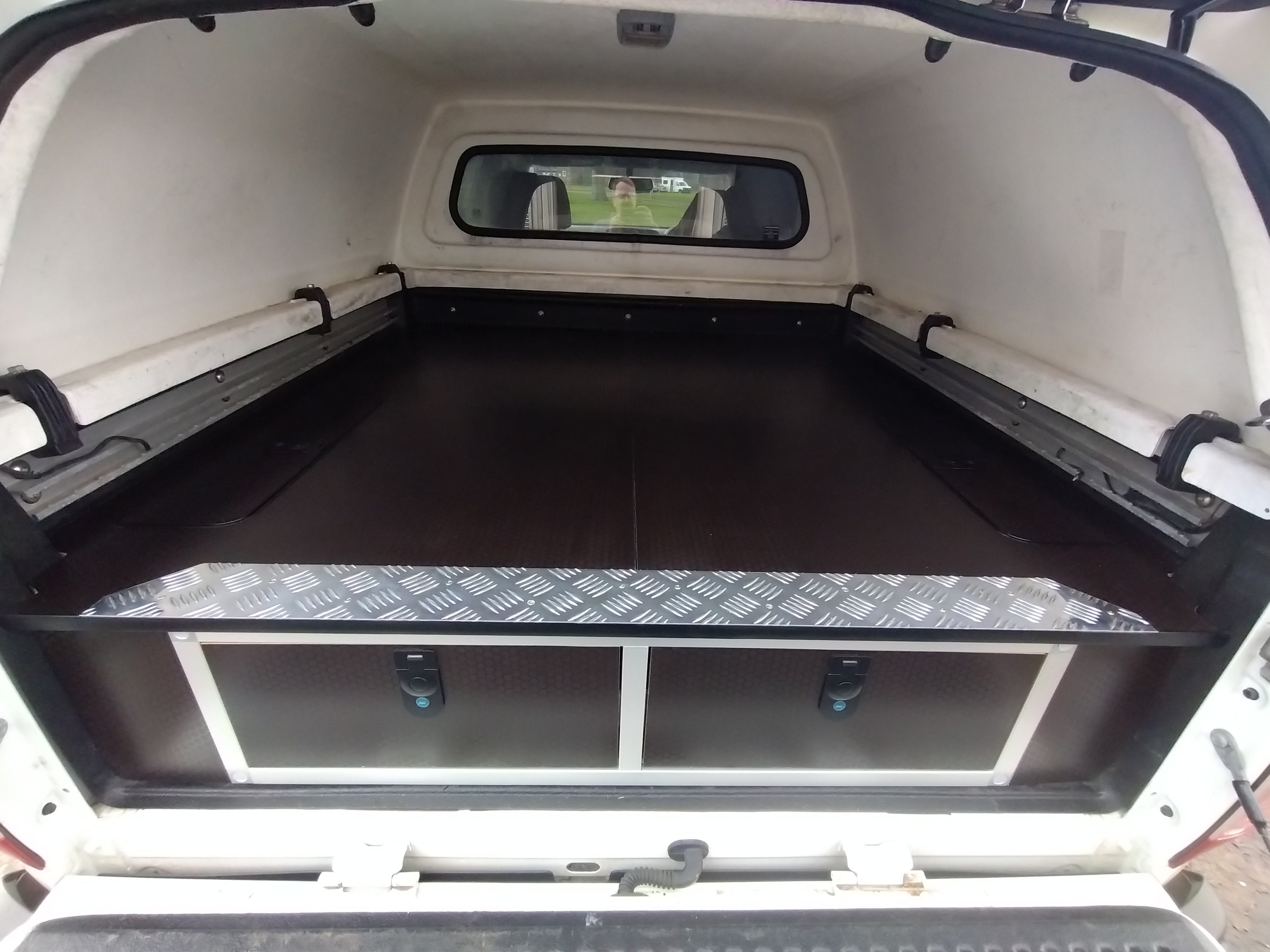 Aluminum framed drawer set (with full false floor)